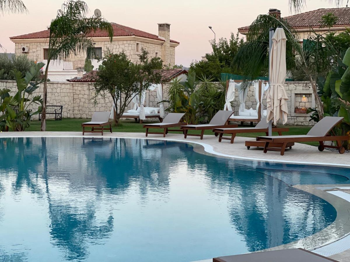 Triangulo Hotel Alacatı Bagian luar foto