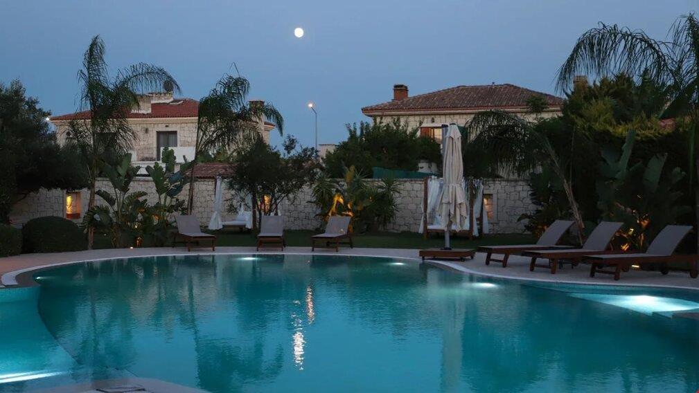 Triangulo Hotel Alacatı Bagian luar foto